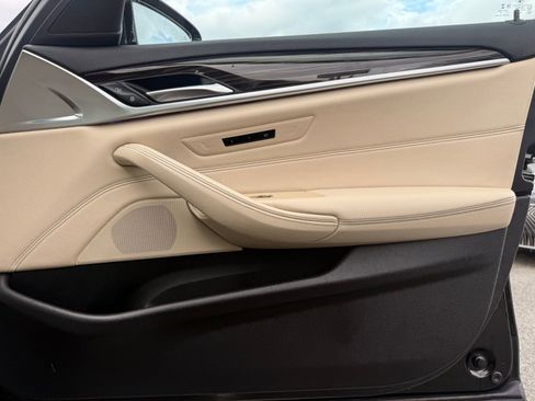 Used 2019 BMW 540i xDrive w/ Convenience Package image 35