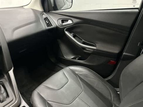 Used 2016 Ford Focus SE w/ Equipment Group 201A FWD image 13
