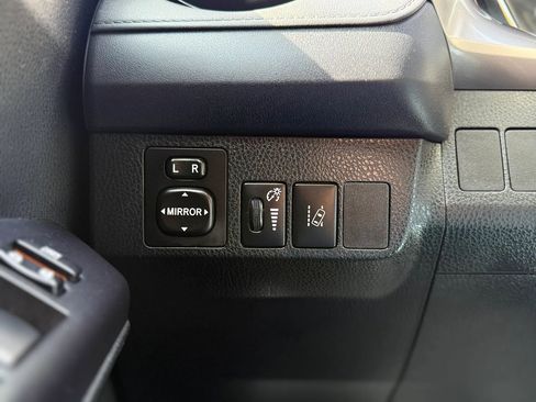 Used 2018 Toyota RAV4 LE w/ All Weather Liner Package FWD image 19