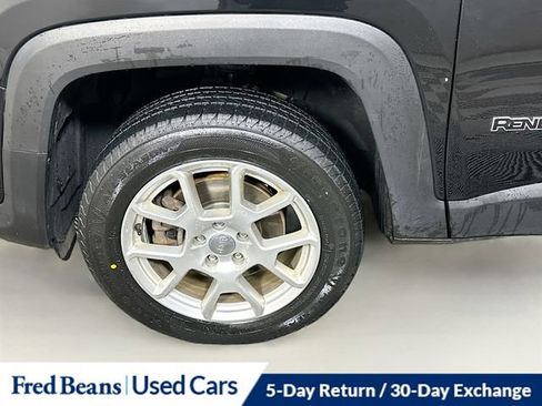 Used 2020 Jeep Renegade Latitude w/ Cold Weather Group image 30