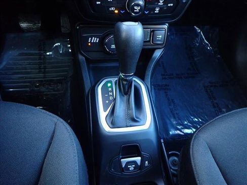 Used 2021 Jeep Renegade Latitude image 21