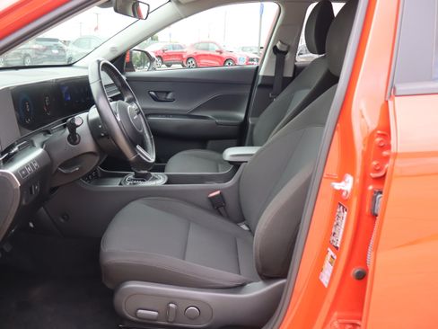 Used 2025 Hyundai Kona SEL AWD/4WD image 9