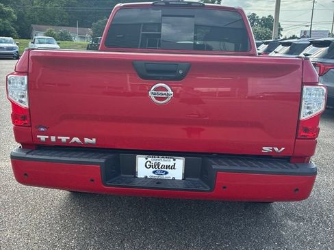 Used 2022 Nissan Titan SV RWD image 8