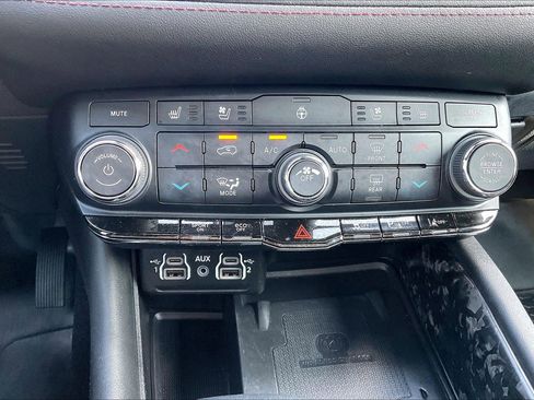 Used 2022 Dodge Durango R/T AWD/4WD image 31