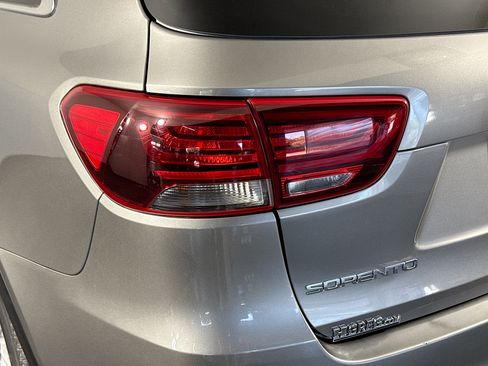 Used 2019 Kia Sorento L image 35