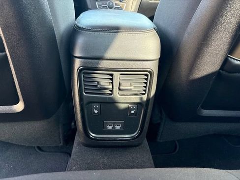 Used 2019 Dodge Charger SXT w/ Blacktop Package RWD image 17