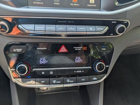 Used 2019 Hyundai Ioniq Plug-In Hybrid FWD image 31