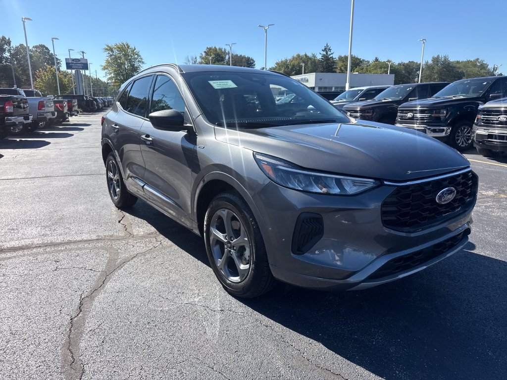 Used 2024 Ford Escape ST-Line w/ Tech Pack #1 AWD/4WD image 4
