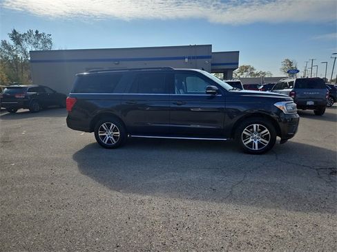 Certified 2022 Ford Expedition Max XLT image 4