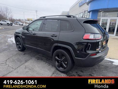 Used 2023 Jeep Cherokee Altitude Lux w/ Lux Elite Package image 3