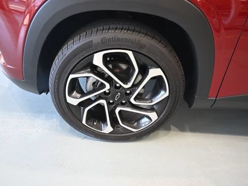 Used 2025 Chevrolet Trax RS FWD image 28