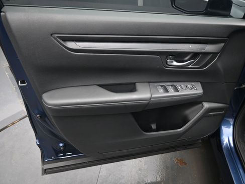 Used 2025 Honda CR-V EX image 13