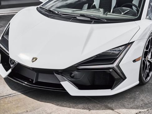 Used 2026 Lamborghini Revuelto AWD/4WD image 7