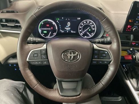 Used 2021 Toyota Sienna Platinum image 13