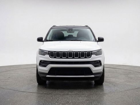 Used 2025 Jeep Compass Limited image 2