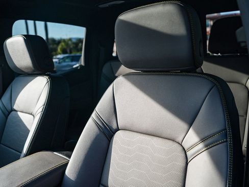 New 2026 Chevrolet Colorado ZR2 w/ Technology Package image 25