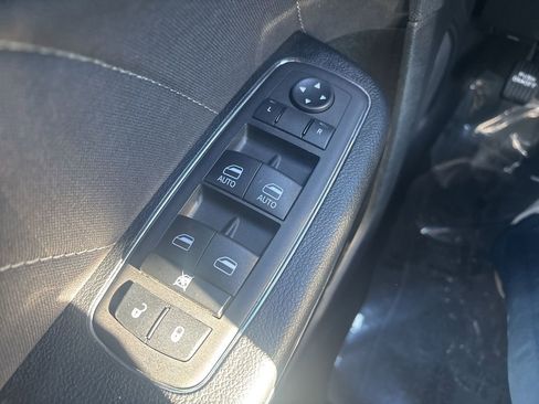 Used 2023 Dodge Charger SXT w/ Blacktop Package image 17