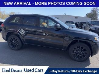 Used 2020 Jeep Grand Cherokee Altitude video 2
