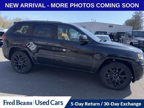 Used 2020 Jeep Grand Cherokee Altitude image 2