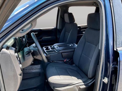 Used 2020 Chevrolet Silverado 1500 Custom w/ Custom Value Package AWD/4WD image 8