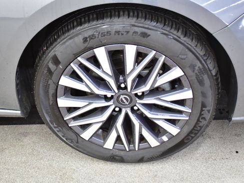 Used 2025 Nissan Altima 2.5 SV image 31