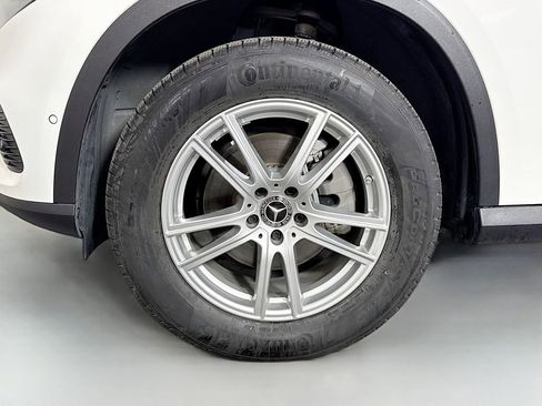 Used 2025 Mercedes-Benz GLC 300 4MATIC image 30