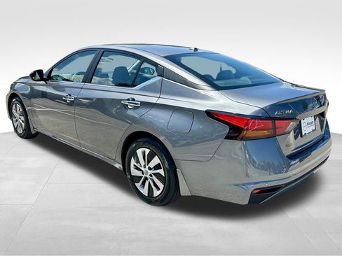 Certified 2025 Nissan Altima 2.5 S FWD image 9