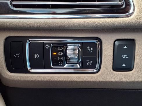 Certified 2023 Lincoln Navigator Reserve AWD/4WD image 18
