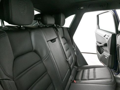 Certified 2025 Porsche Macan image 22