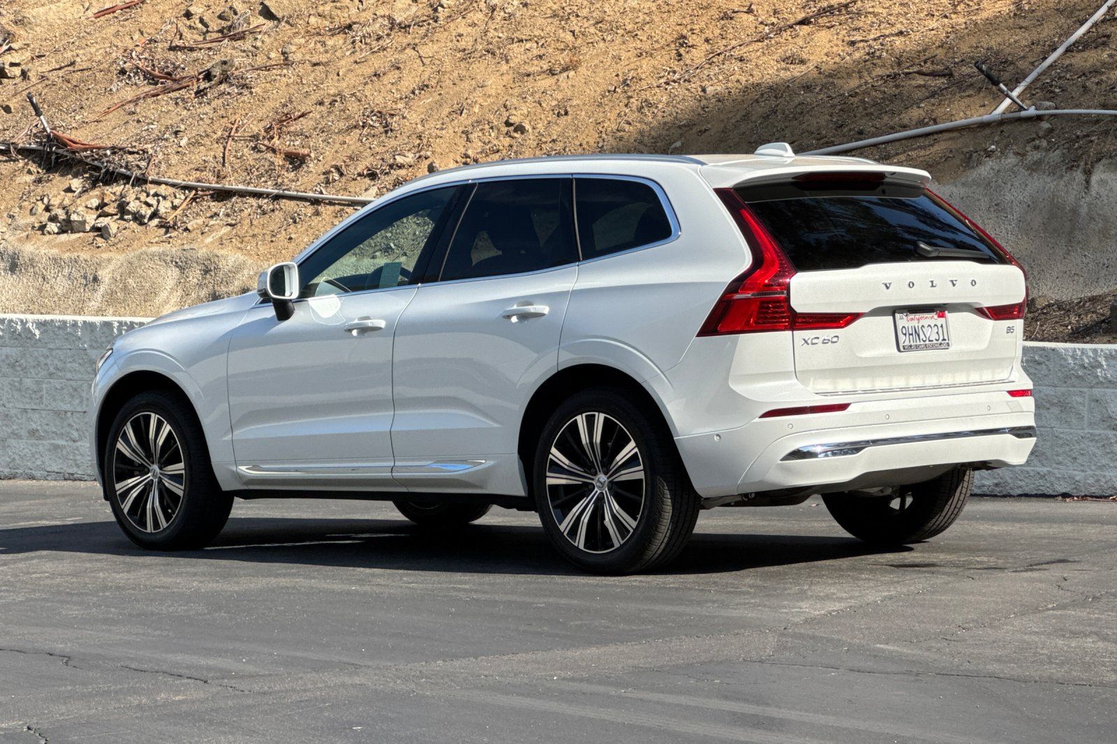 Certified 2023 Volvo XC60 B5 Plus w/ Protection Package Premier FWD image 7