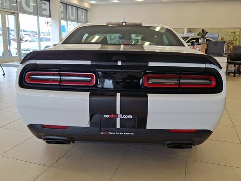 Used 2022 Dodge Challenger SRT Hellcat w/ Plus Package RWD image 5