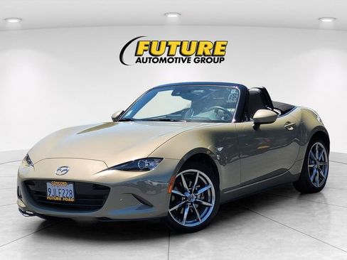 Used 2023 MAZDA MX-5 Miata Grand Touring w/ Weather Package RWD image 4
