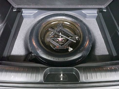 Used 2019 Jeep Cherokee Latitude Plus w/ Cold Weather Group image 27