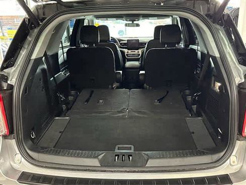 Used 2023 Ford Explorer XLT w/ Equipment Group 202A image 6