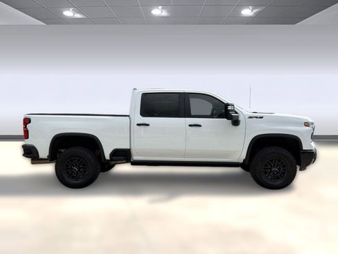 Certified 2025 Chevrolet Silverado 2500 ZR2 w/ Technology Package image 7