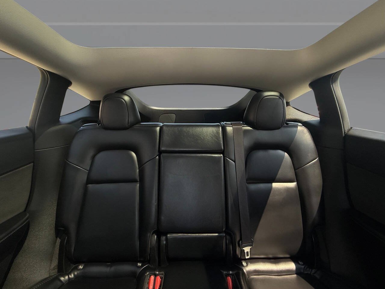 Used 2021 Tesla Model Y Long Range AWD/4WD image 32