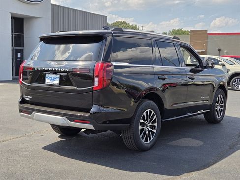 New 2025 Ford Expedition Platinum image 4