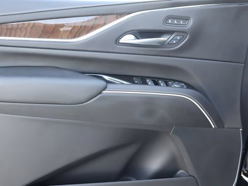 Certified 2024 Cadillac Escalade ESV Sport Platinum w/ LPO, ONYX Package AWD/4WD image 11