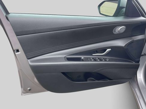 Used 2023 Hyundai Elantra SEL FWD image 15