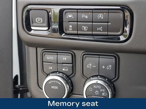 Used 2025 GMC Yukon Elevation w/ LPO, Floor Liner Package AWD/4WD image 9