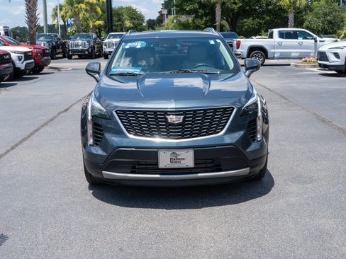 Used 2019 Cadillac XT4 Premium Luxury w/ Cold Weather Package FWD image 8