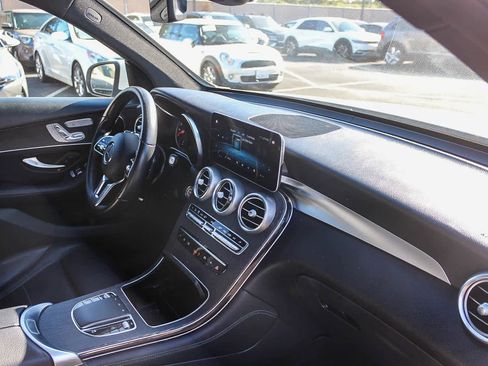 Used 2020 Mercedes-Benz GLC 300 image 21