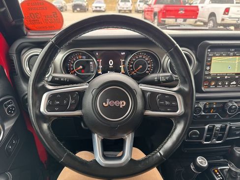 Certified 2020 Jeep Gladiator Overland image 11