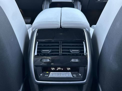 Used 2024 BMW X7 xDrive40i AWD/4WD image 22