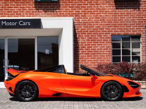 Used 2024 McLaren 750S Spider RWD image 3