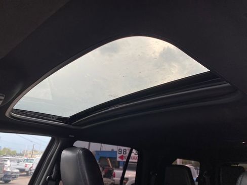 Used 2016 Lincoln Navigator Select AWD/4WD image 13