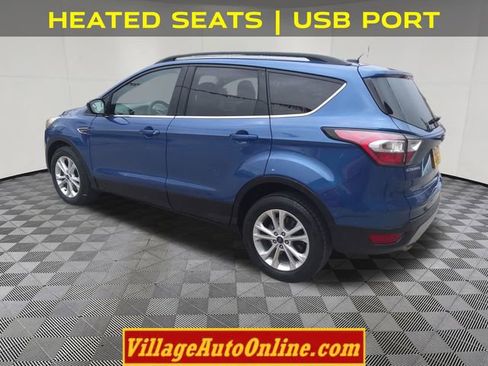 Used 2017 Ford Escape SE w/ Equipment Group 201A image 2