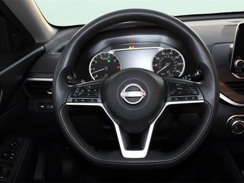 Used 2024 Nissan Altima 2.5 SV image 23