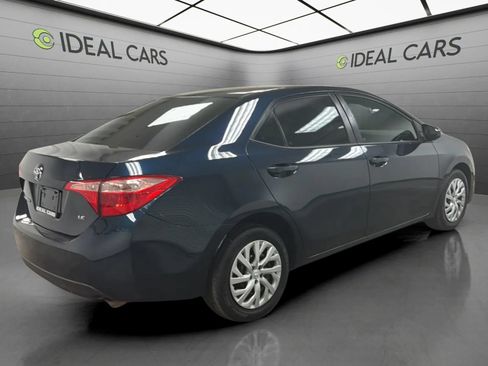 Used 2017 Toyota Corolla LE w/ Carpet Mat Package (TMS) FWD image 5