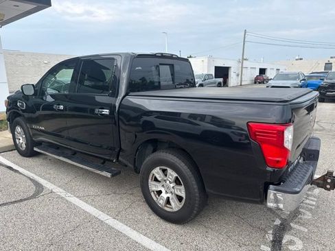 Used 2017 Nissan Titan SV AWD/4WD image 10